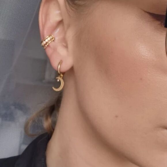 #35- NEW 18k Gold Plated Moon Star Huggie Hoop Earrings - Picture 5 of 9